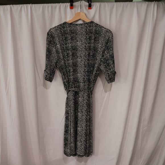 NWOT Apt 9 Dress Cross over Knee Length Short Sleeves Cuffed Black White - Picture 7 of 12